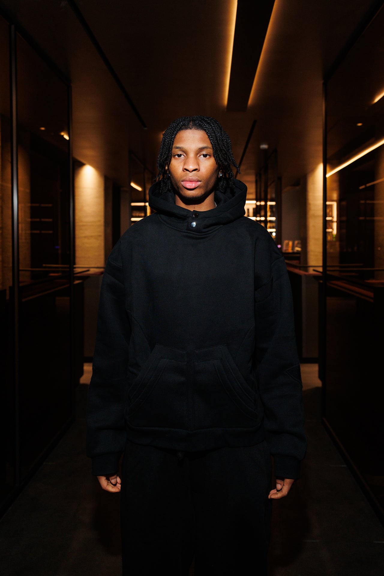 BLACK SWEATER WITH 4 POCKETS